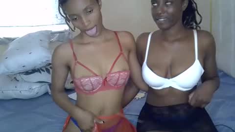 sweetlily_30 online show from November 3, 2025, 12:17 pm