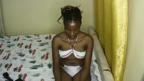 Snapshot of sweetlily_30 chatting on April 11, 2026, 7:45 am sweetlily_30 online show from April 11, 2026, 7:45 am