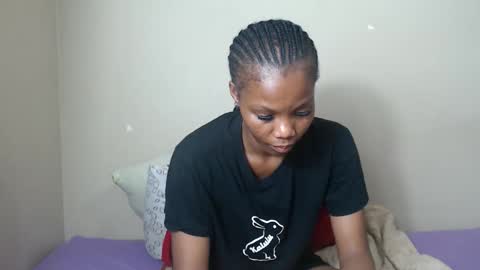 sweetlipss_ online show from September 9, 2025, 5:01 pm