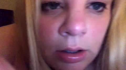 Snapshot of sweetlisa92 chatting on December 22, 2024, 1:01 am Lisa  online show from December 22, 2024, 1:01 am