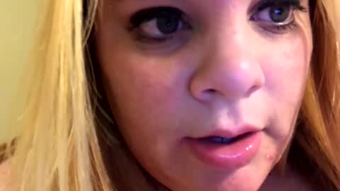 Snapshot of sweetlisa92 chatting on January 4, 2025, 1:21 am Lisa  online show from January 4, 2025, 1:21 am