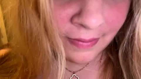 Snapshot of sweetlisa92 chatting on March 6, 2025, 8:05 pm Lisa  online show from March 6, 2025, 8:05 pm