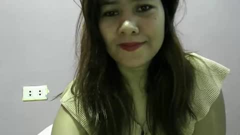 Snapshot of sweetliza20 chatting on October 22, 2025, 12:33 am Liz online show from October 22, 2025, 12:33 am