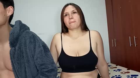 Snapshot of sweetlove_243 chatting on September 24, 2025, 11:35 am sweetlove 243 online show from September 24, 2025, 11:35 am