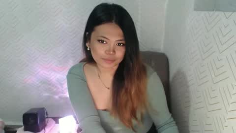 NICOLE online show from May 12, 2026, 7:11 pm