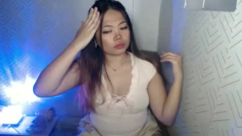NICOLE online show from May 19, 2026, 7:53 pm