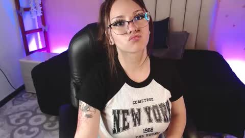 Snapshot of sweetlu_gh chatting on October 8, 2025, 7:11 pm Sweetlu online show from October 8, 2025, 7:11 pm