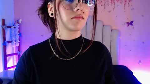 Snapshot of sweetlu_gh chatting on October 28, 2025, 7:27 pm Sweetlu online show from October 28, 2025, 7:27 pm