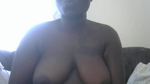 Luchi and bloomy online show from October 28, 2025, 5:55 am