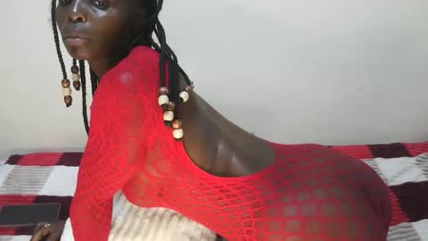 Snapshot of sweetmahriana30 chatting on May 17, 2026, 6:22 am Marie online show from May 17, 2026, 6:22 am
