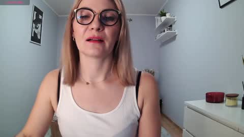 sweetmarthaaa online show from January 14, 2025, 11:31 am