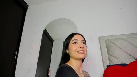 sweetmili133 online show from May 6, 2026, 5:07 pm