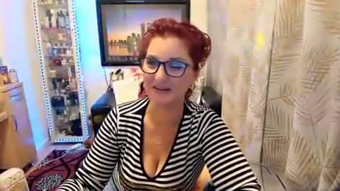 sweetmom4you online show from October 2, 2025, 8:43 am