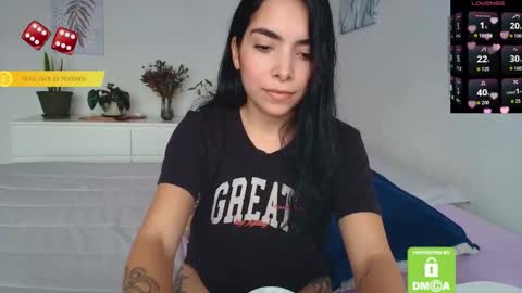 Sweet Mysterious online show from December 18, 2025, 5:41 pm