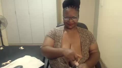 sweetnoziexxx online show from February 24, 2025, 9:00 am