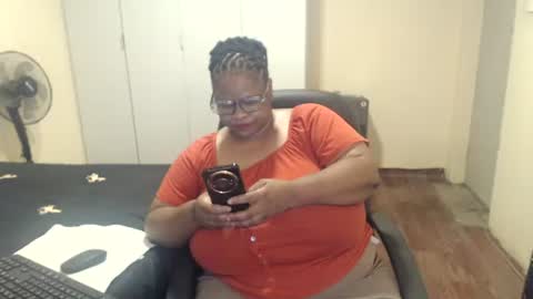 sweetnoziexxx online show from March 7, 2025, 2:45 pm