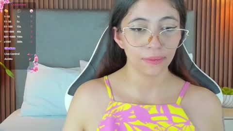 sweetpeach_20 online show from January 2, 2025, 7:29 pm