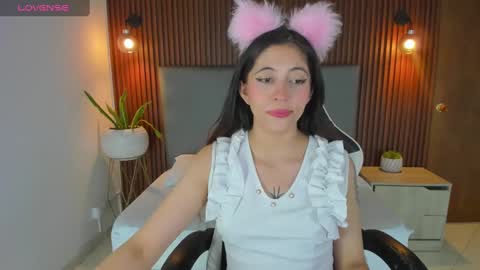 sweetpeach_20 online show from January 3, 2025, 7:18 pm