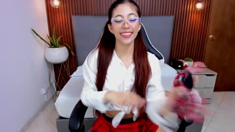 sweetpeach_20 online show from January 13, 2025, 7:21 pm