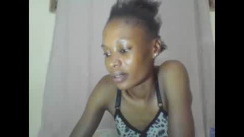 ESTHER online show from February 1, 2025, 6:29 pm