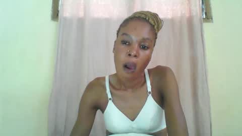 ESTHER online show from February 11, 2025, 12:58 pm