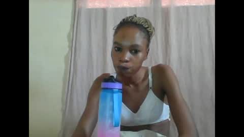 ESTHER online show from March 2, 2025, 12:54 pm