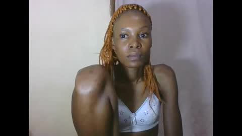 ESTHER online show from February 4, 2026, 2:06 am