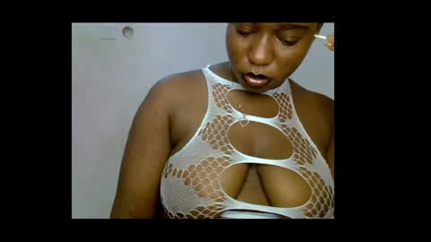 Snapshot of sweetpetitgirl chatting on June 29, 2026, 6:30 pm LILY BRANDY online show from June 29, 2026, 6:30 pm