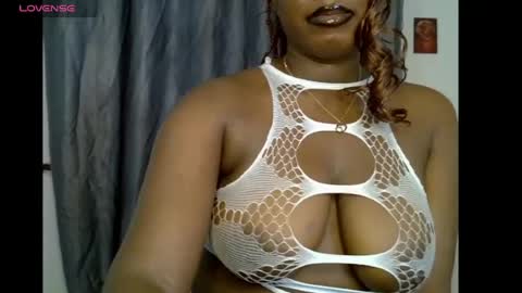 Snapshot of sweetpetitgirl chatting on August 2, 2026, 8:46 am LILY BRANDY online show from August 2, 2026, 8:46 am