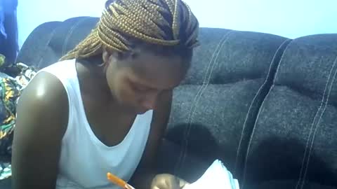 queen online show from May 5, 2026, 1:57 am