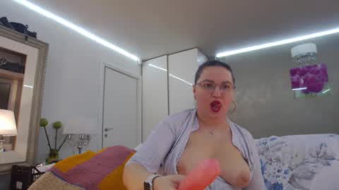 SweetRaisa online show from March 11, 2026, 7:42 pm