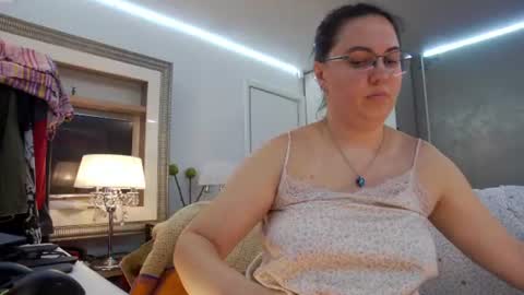 SweetRaisa online show from June 24, 2026, 9:14 pm