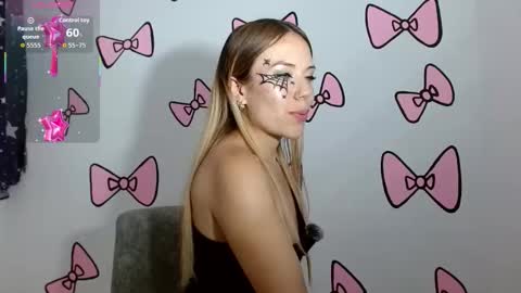 SweetSamarax online show from October 19, 2025, 6:36 am