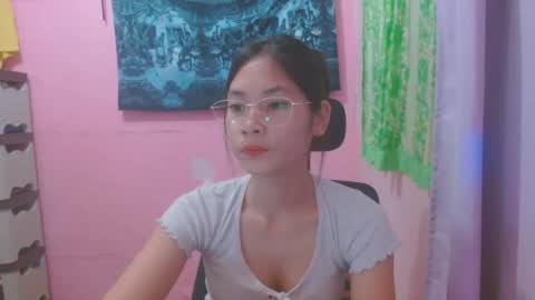 Mia online show from June 26, 2026, 6:29 am