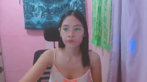 Mia online show from June 29, 2026, 5:25 am