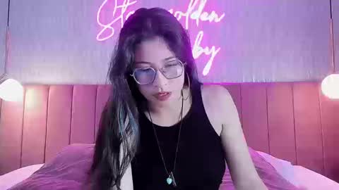 Luna  online show from September 10, 2025, 1:22 pm