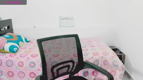 lili online show from December 16, 2024, 1:43 pm