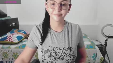 lili online show from January 17, 2025, 2:39 am