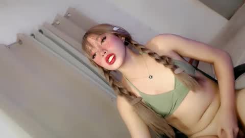 Snapshot of sweetsugarplum1 chatting on March 8, 2026, 2:04 am FATIMA online show from March 8, 2026, 2:04 am