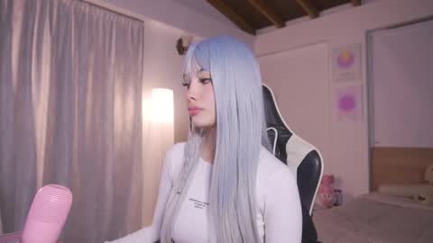 Snapshot of sweett_catt1 chatting on September 19, 2025, 1:40 am Cat independent model  online show from September 19, 2025, 1:40 am