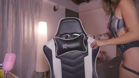 Snapshot of sweett_catt1 chatting on September 25, 2025, 2:26 am Cat independent model  online show from September 25, 2025, 2:26 am