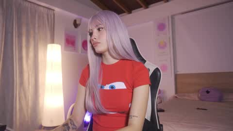Cat independent model  online show from February 26, 2026, 2:54 am