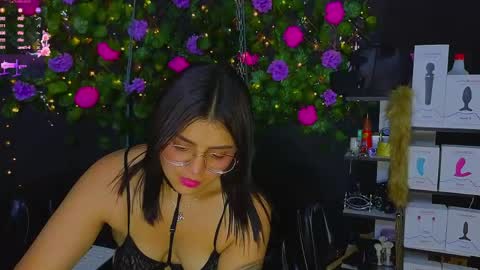 Molly -  INDEPENDENT MODEL online show from May 7, 2026, 11:54 pm