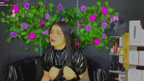 Molly -  INDEPENDENT MODEL online show from May 10, 2026, 7:57 am