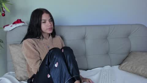    online show from December 20, 2024, 7:39 pm