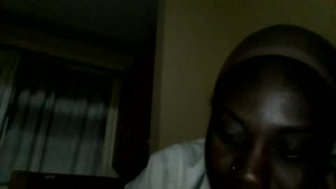 sweett_red online show from May 24, 2026, 6:24 pm