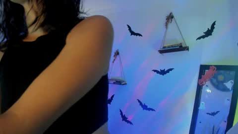 Snapshot of sweettianna chatting on October 15, 2025, 2:17 pm  shamanta Independent modelHelp me reach 100 thumbs up  online show from October 15, 2025, 2:17 pm