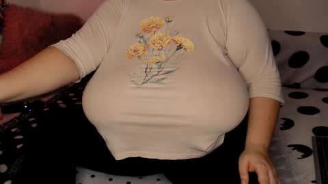 Snapshot of sweettm chatting on November 23, 2025, 6:13 am Maya online show from November 23, 2025, 6:13 am