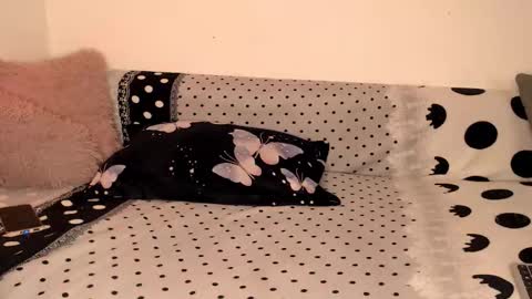 Snapshot of sweettm chatting on November 26, 2025, 10:27 am Maya online show from November 26, 2025, 10:27 am