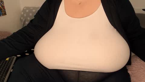 Snapshot of sweettm chatting on November 28, 2025, 1:25 pm Maya online show from November 28, 2025, 1:25 pm